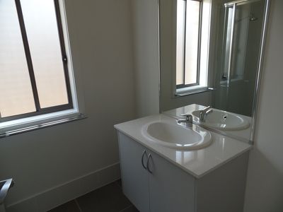 17 Penstock Parade, Leppington