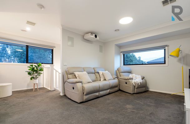 30 Flourish Circuit, Greenvale