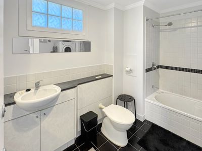 14j / 811 Hay Street, Perth