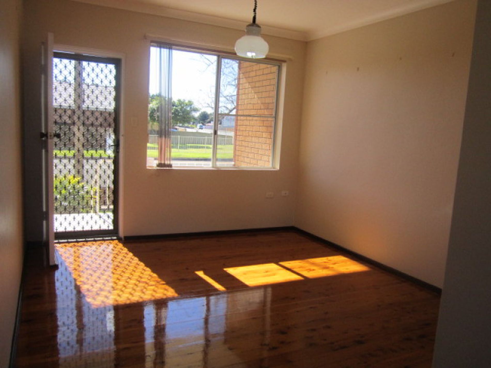 1 / 26 Shellharbour Road, Lake Illawarra