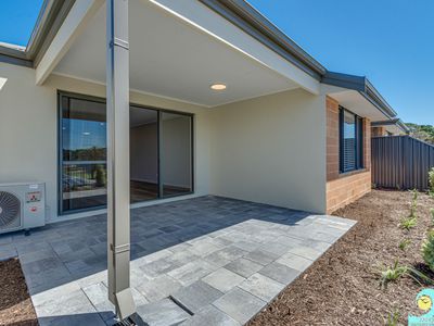 5 / 6 Merion Court, Yanchep