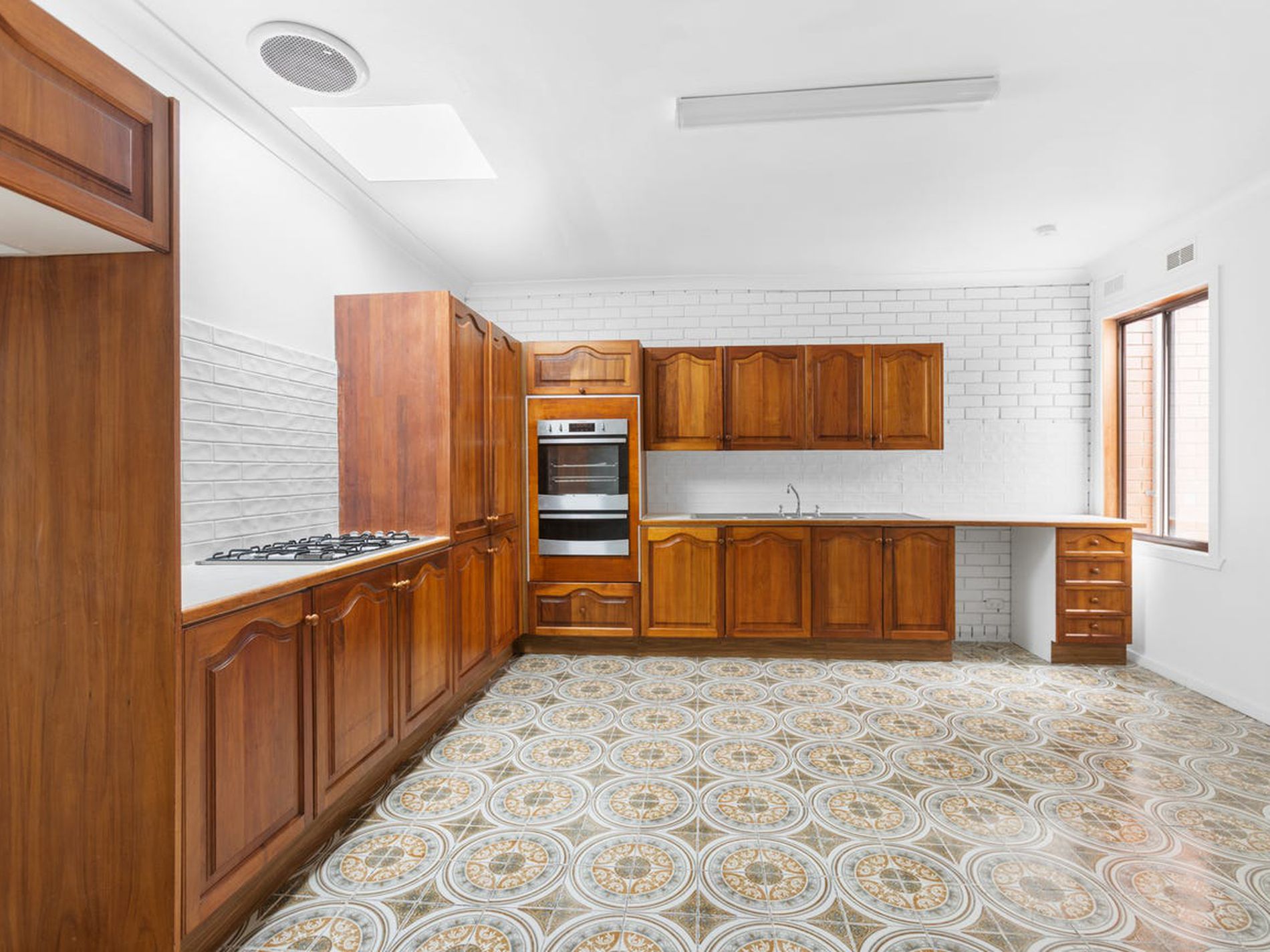 27 The Circle, Altona North