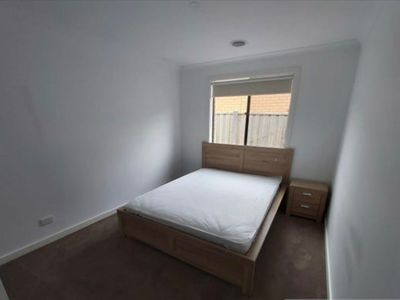 10 Growth Drive, Weir Views