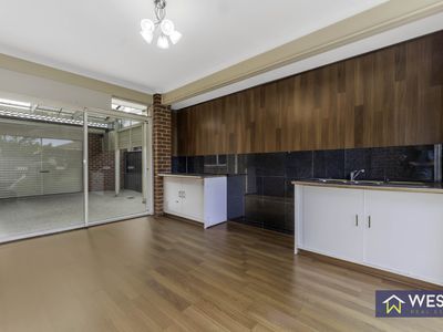 16 Sinclair Green, Derrimut