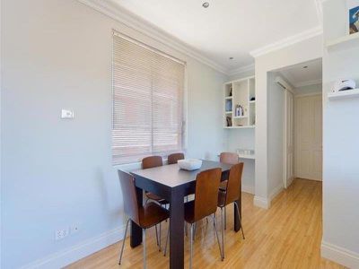 5 / 11 Wheeler Parade, Dee Why