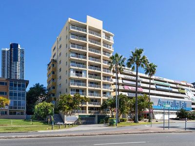 17 / 30 Marine Parade, Southport