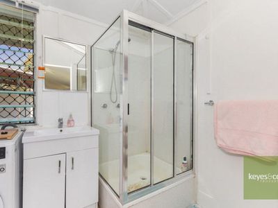 90 Stagpole Street, West End