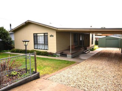 115 Lakeside Avenue , Mount Beauty