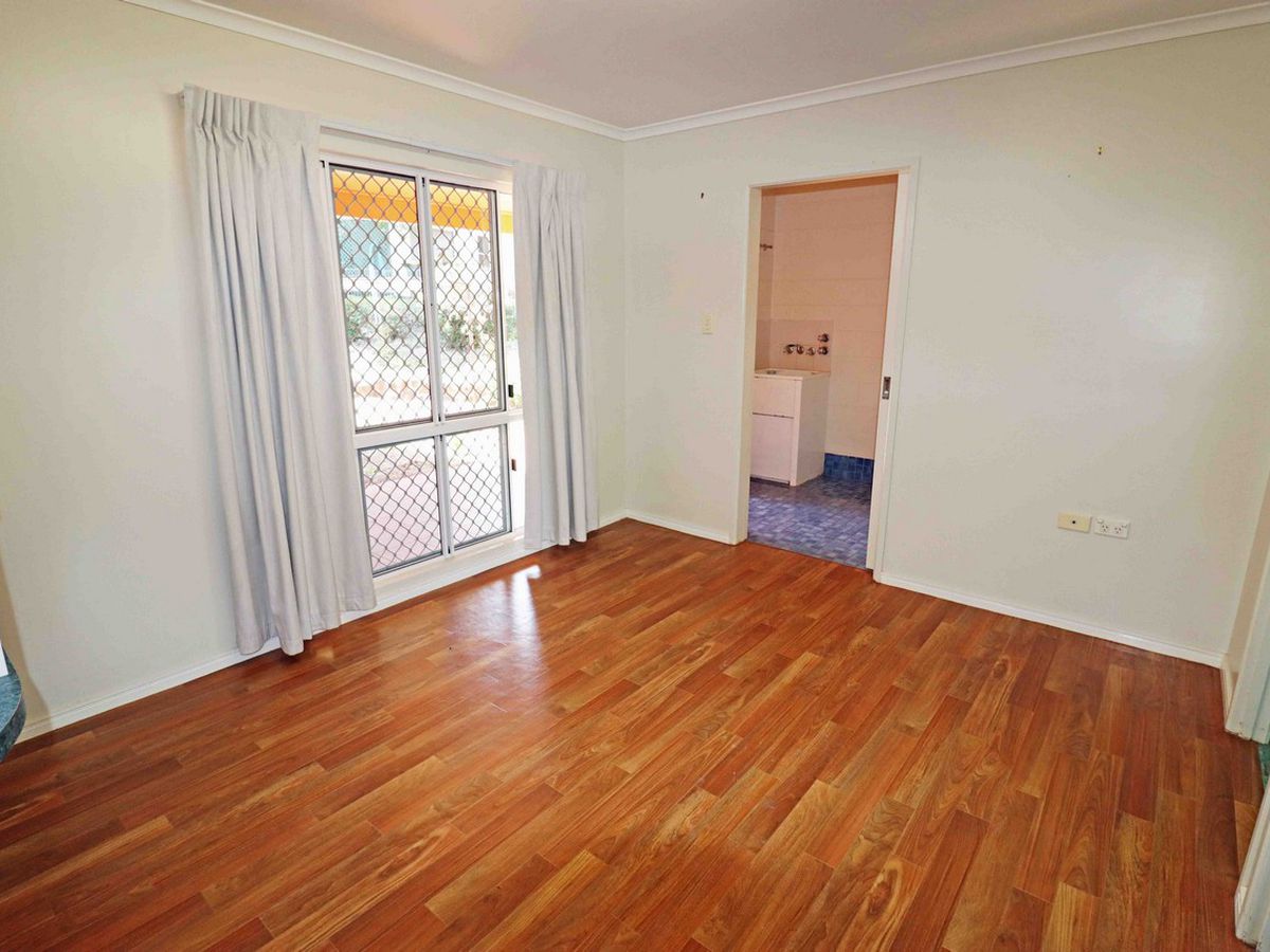 1 Paula Close, Atherton