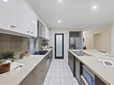 10 Saint Marys Close, Doolandella