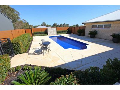 18 Aquanita Rise, Darling Downs