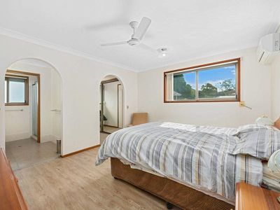 54 Strathaird St, Darra