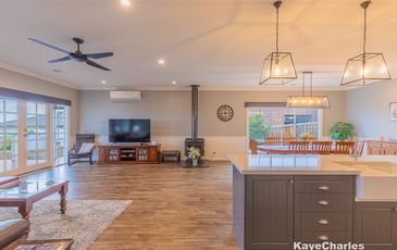 10 Cowdray Crescent, Officer