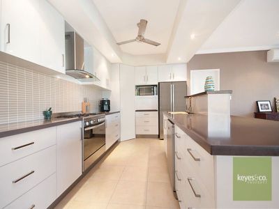 13 Santa Monica Place, Mount Louisa
