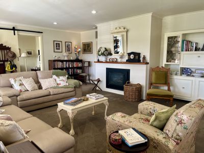 17 Adams Street, Donovans