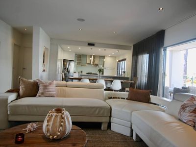 28 Summerland Key, Broadbeach Waters