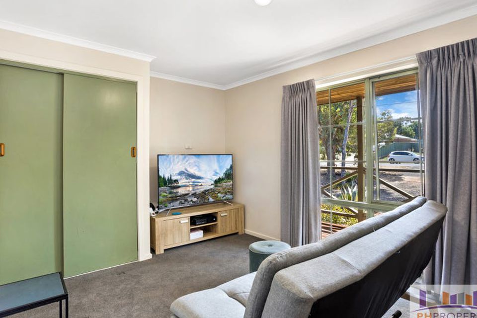 12 Muir Street, Kangaroo Flat