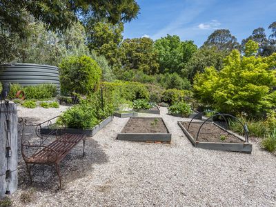 17 Canterbury Road, Macedon