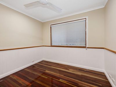 32 Gouldian Avenue, Condon