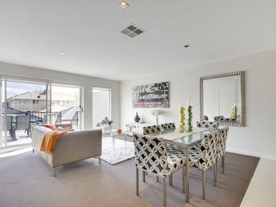 2 / 65 Anthony Rolfe Avenue, Gungahlin