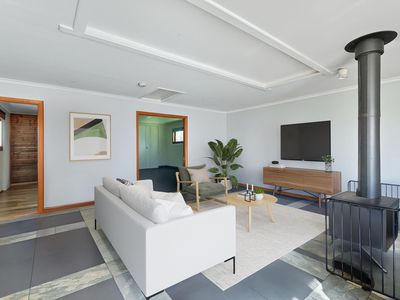 8 Beach Road, Middleton