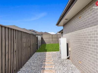 4 Bluey Street, Middleton Grange