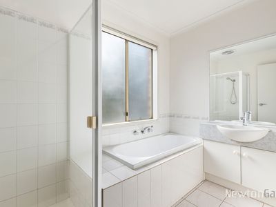 8 Jising Court, Doncaster East