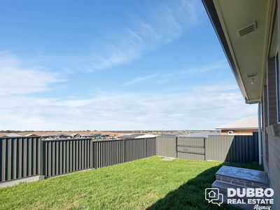 66 Cove Circuit, Dubbo