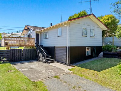 12 Downer Street, Helensville