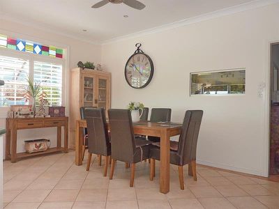 16 Stoney Creek Rd, Beverly Hills