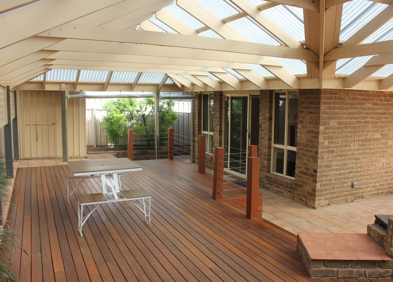 2 Phyllis Court, Trott Park