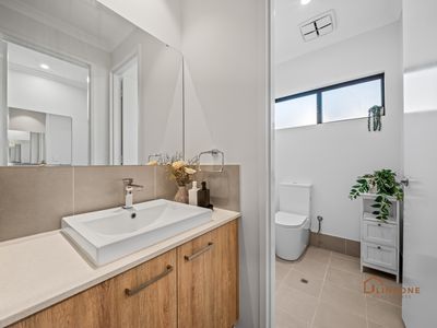 28 Arrowsmith Loop, South Guildford