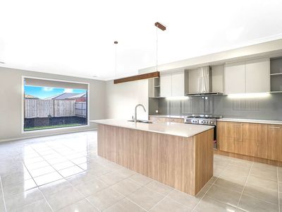 11 Langdon Drive, Wyndham Vale
