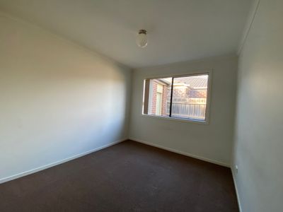 18 Whitehouse Avenue , Truganina