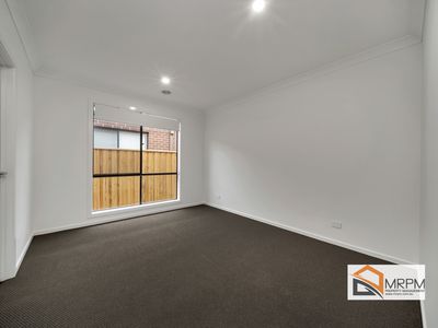 33 Mansfield Drive, Werribee