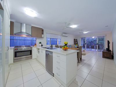35 Worchester Crescent, Wakerley