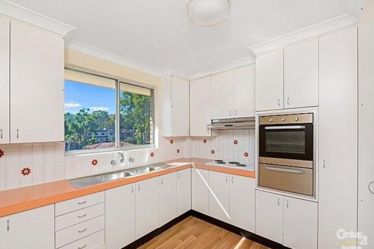 11 / 13 Masons Parade, East Gosford