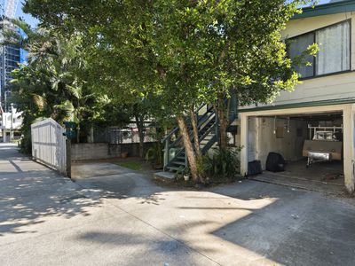 239-241 Boundary St cnr Ward St, Coolangatta