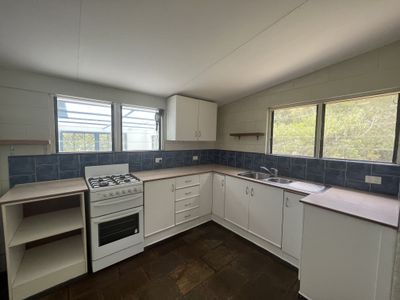 32 Parkinson Street, Cooktown