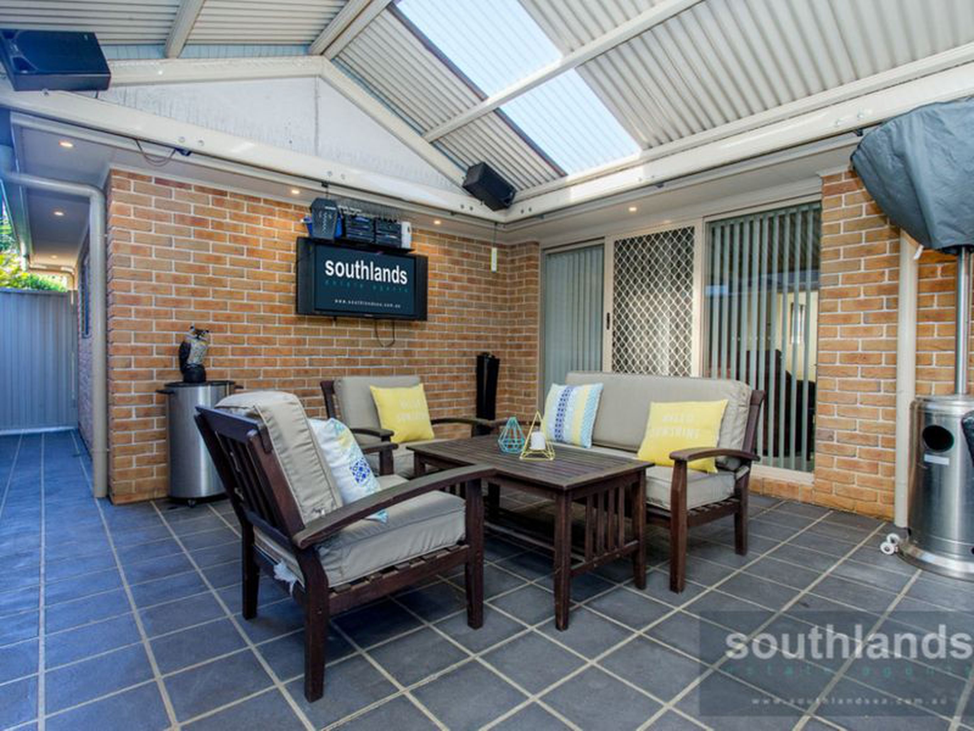 23 Heaton Ave, CLAREMONT MEADOWS