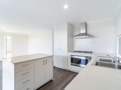 104 McDonald Rd, Baldivis