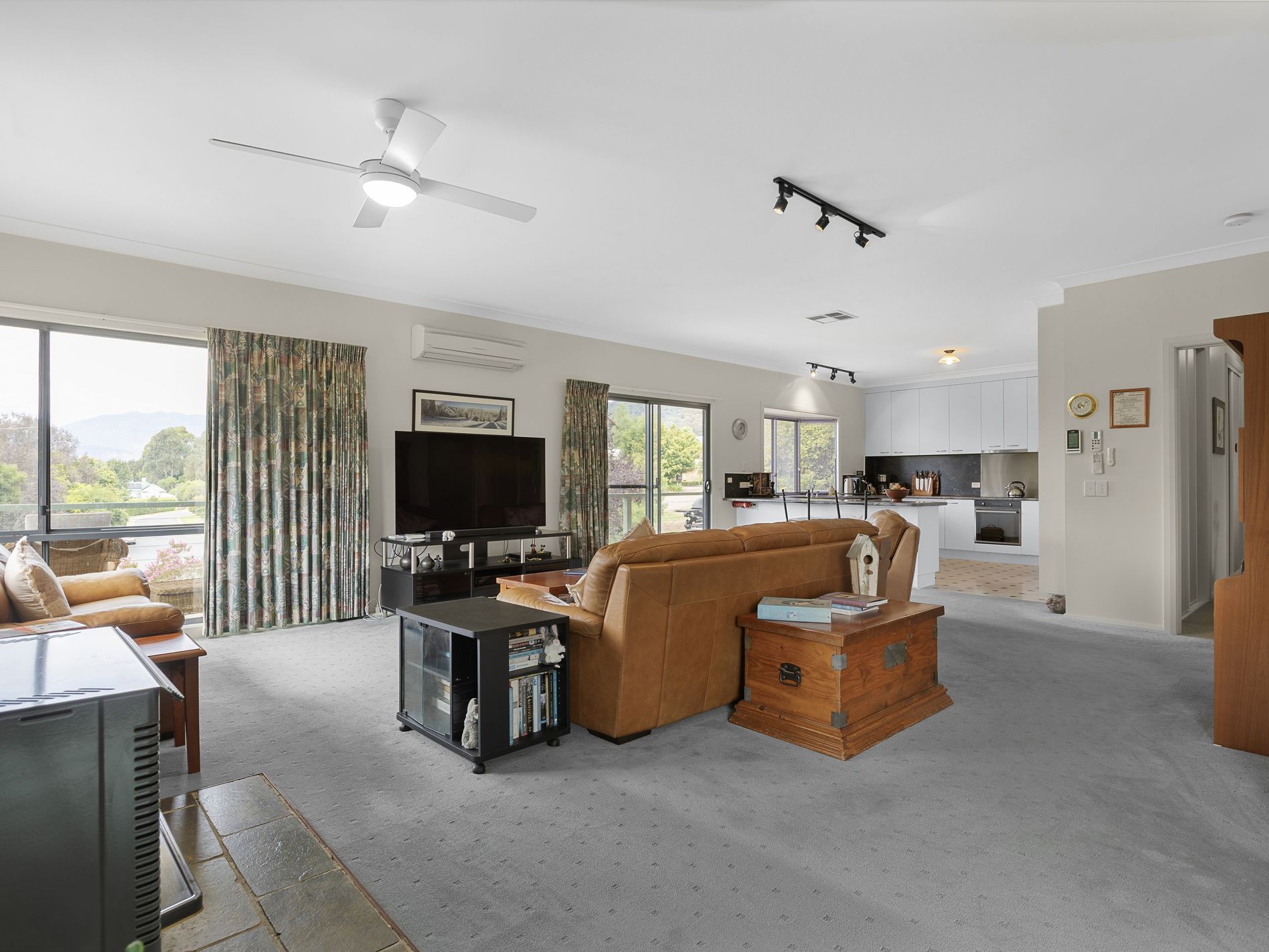 6 Charles Street, Tawonga