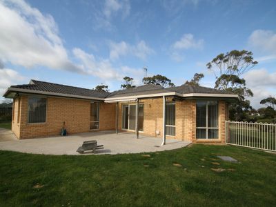 8 Golf Links Road, Wynyard