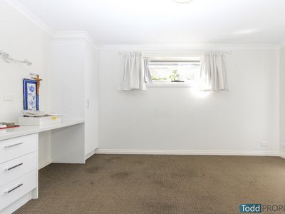 2 / 40 Playne, Heathcote