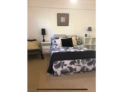 2 / 90 Benowa Road, Southport