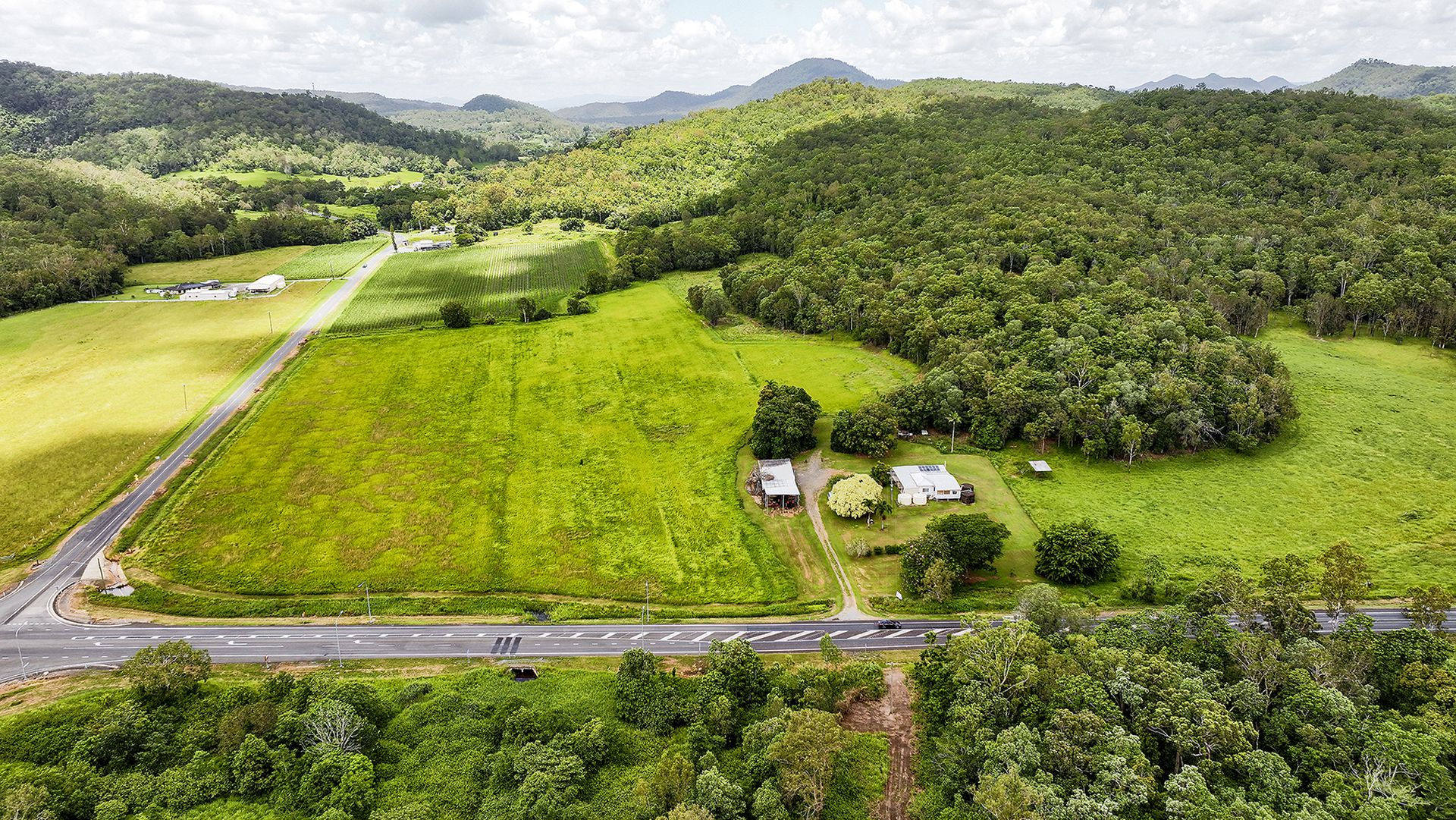 3475 BRUCE HIGHWAY, Kuttabul