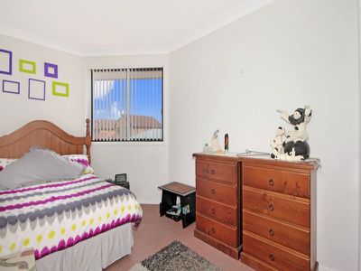 2 / 24 Peterborough Avenue, Lake Illawarra
