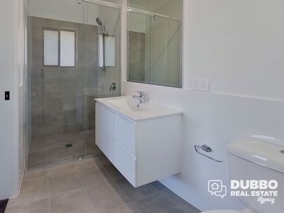 129 Champagne Drive, Dubbo