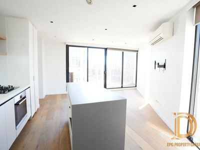 1812 / 677 La Trobe Street, Docklands