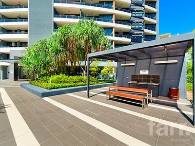 1409 / 2 Aqua Street, Southport